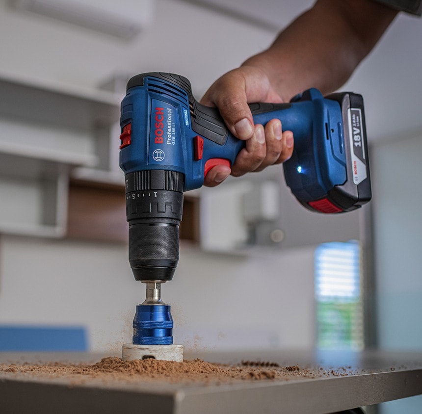 Parafusadeira/Furadeira Impacto 18V GSB 185-Li+M+2B+23AC Bosch
