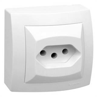 Tomada 2P+T Padrão Brasileiro Sistema X 10A 675060 Branco Pial